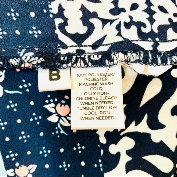 Ann Taylor Loft Navy Floral Boho Blouse/Top - Size Small - Picture 7 of 9